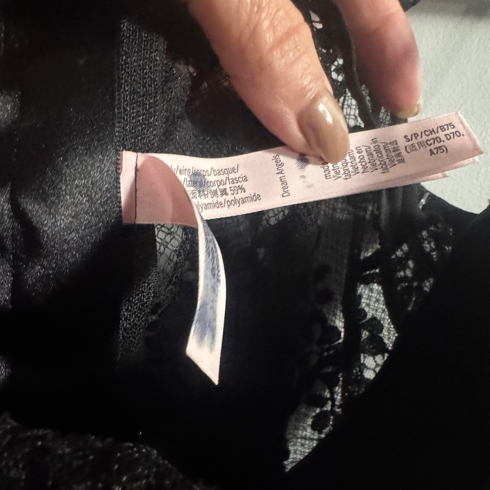 Victorias Secret Dream Angels Dare To Dream Lace Ruffle Bra Top View 6